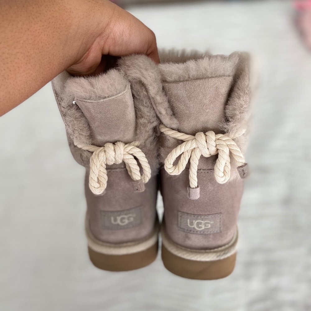 Rope Bow UGGS